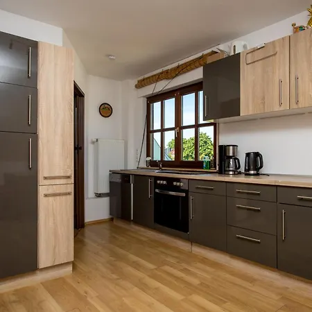 95qm - 4 Personen - Einfache Austattung Apartment